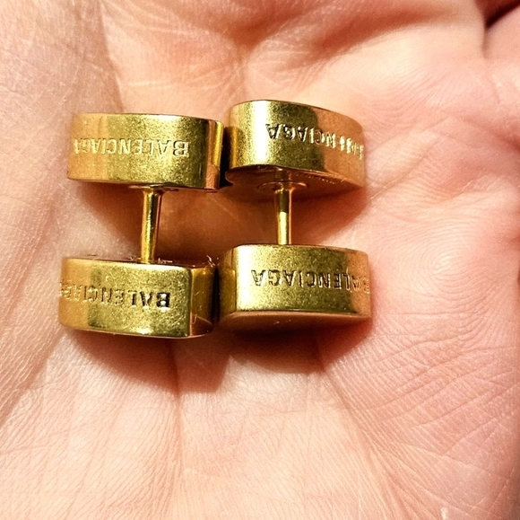 Balenciaga | Gold Heart Stud Earrings - Picture 3 of 5